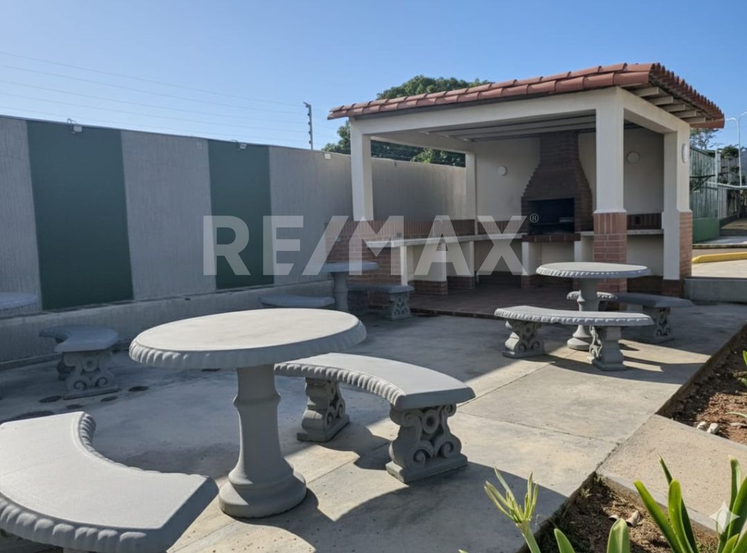 Remax2mil Vende Town House En Terraza Del Valle , Municipio Mariño, Isla De Margarita, Estado Nueva Esparta - Imagen 5
