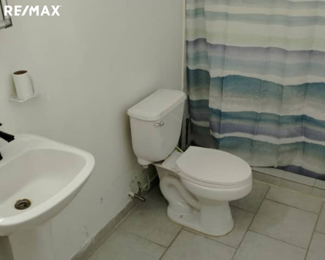 Remax2mil Vende Town House EN Resd Las Palmas 2. Municipio Maneiro, Isla De Margarita, Estado Nueva Esparta - Imagen 9