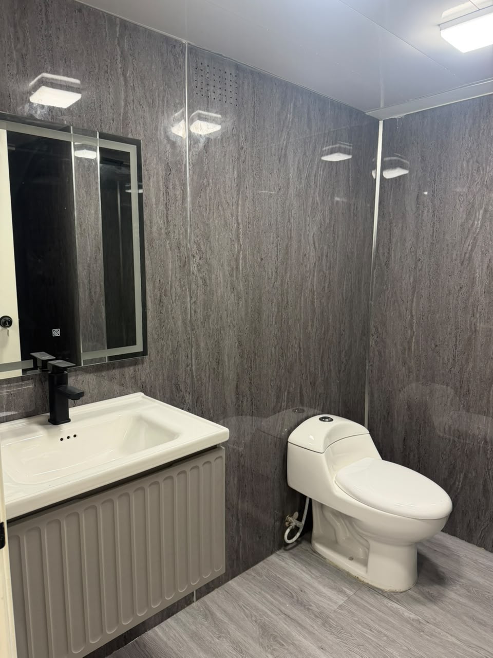 Remax2mil Vende Apartamento, Edificio Esparta Suites. Municipio Mariño, Isla De Margarita, Estado Nueva Esparta - Imagen 24