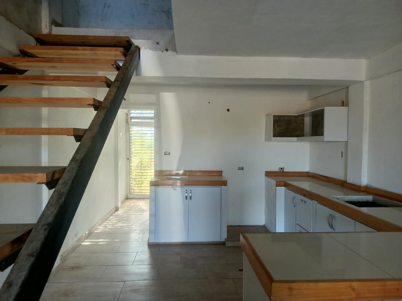 Remax2mil Vende Town House En Playa El Agua. Municipio Antolin Del Campo, Isla De Margarita, Estado Nueva Esparta - Imagen 12