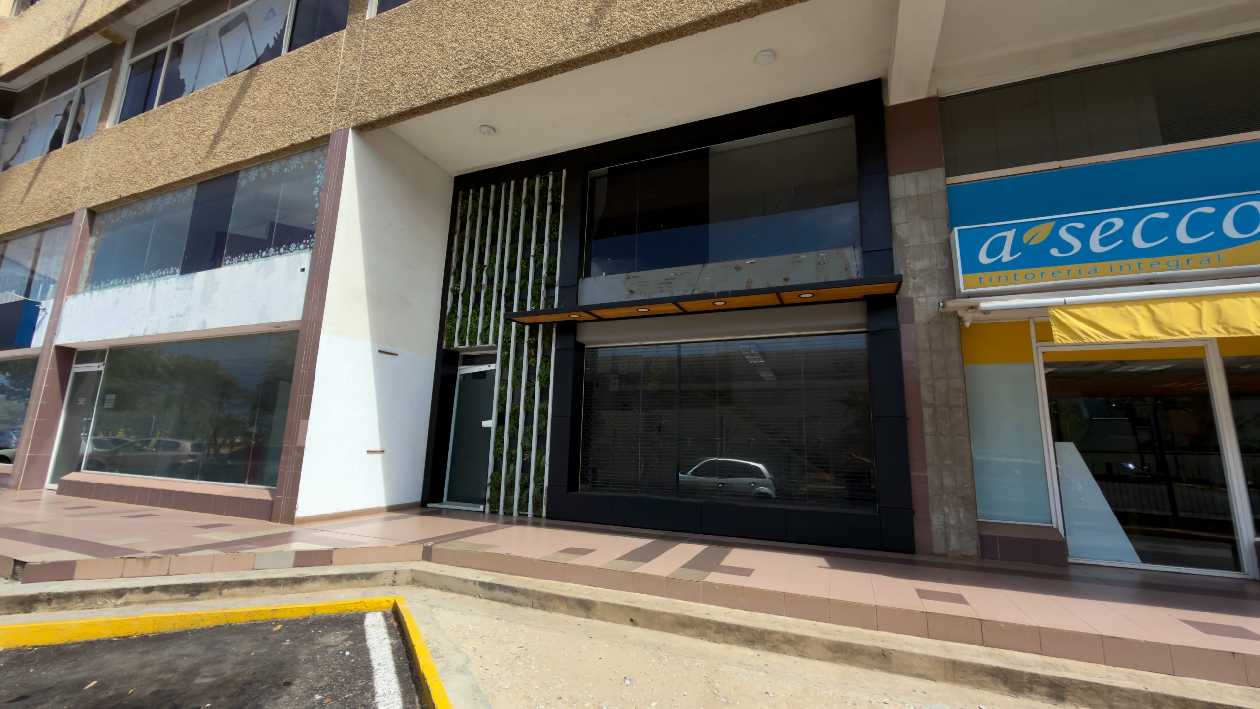 Remax2mil Alquila Local,c.c. Empresarial Ab. Municipio Maneiro, Isla De Margarita, Estado Nueva Esparta - Imagen 2