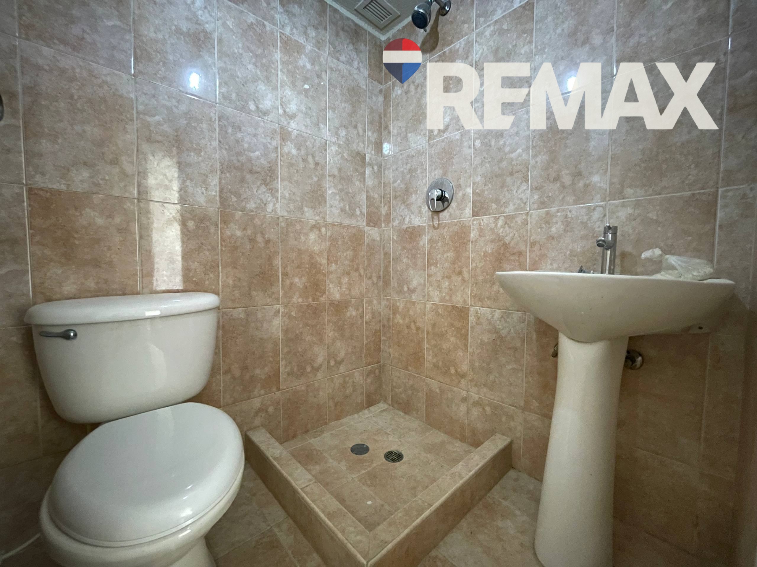 Remax2mil Vende Apartamento,urbanizacion Costa Azul, Municipio Mariño, Isla De Margarita, Estado Nueva Esparta - Imagen 16