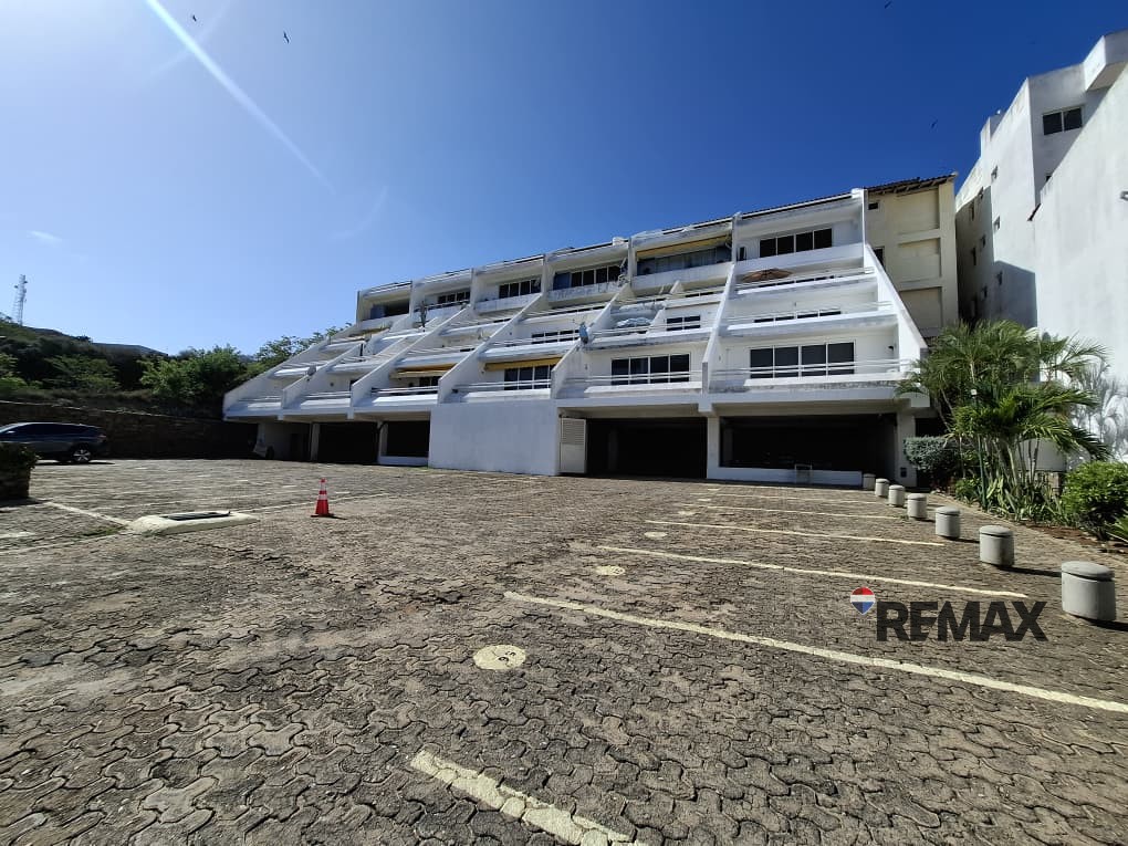 Remax2mil Vende Apartamento,ubicado En La Caranta, Resd Bahia Magica, Municipio Maneiro, Isla De Margarita, Estado Nueva Esparta