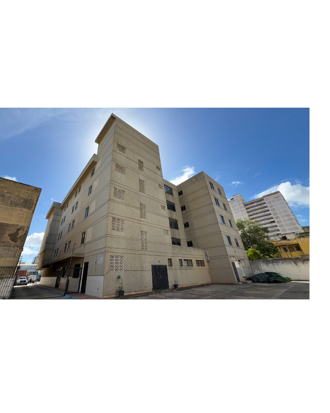 Remax2mil Vende Edificio. Caribbean Suites. Calle Fermin. Municipio Mariño, Isla De Margarita, Estado Nueva Esparta
