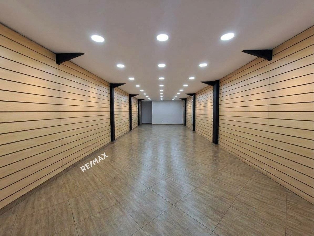 Remax2mil Vende Local, Calle Velasquez. Municipio Mariño, Isla De Margarita, Estado Nueva Esparta