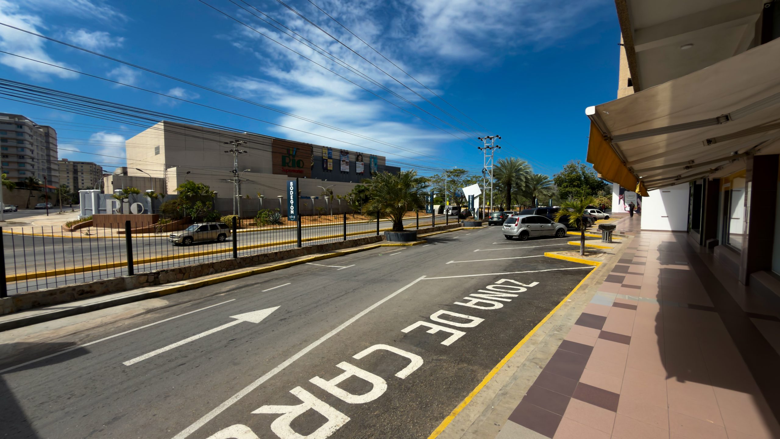 Remax2mil Alquila Local,c.c. Empresarial Ab. Municipio Maneiro, Isla De Margarita, Estado Nueva Esparta - Imagen 17