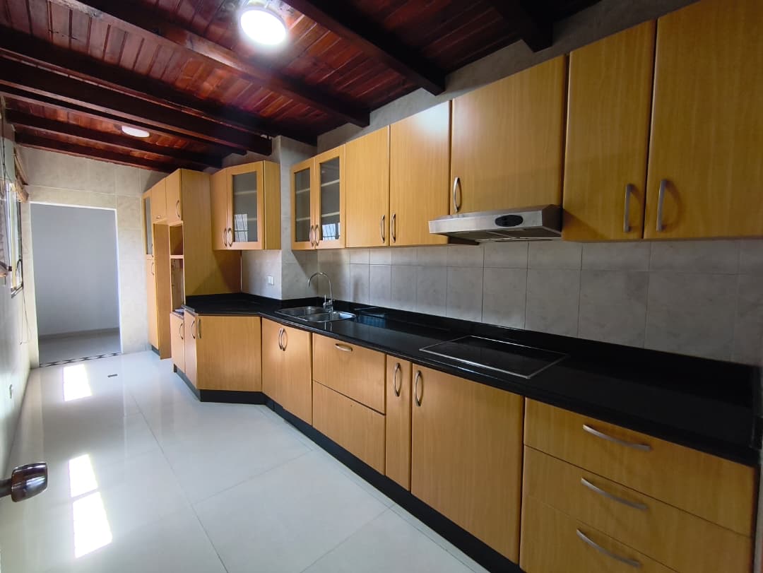 Remax2mil Vende Apartamento En Resd Los Fortinos,municipio Mariño, Isla De Margarita, Estado Nueva Esparta - Imagen 11