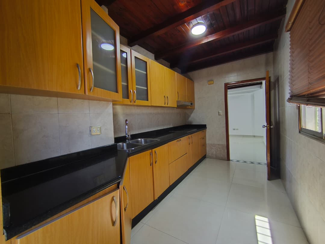 Remax2mil Vende Apartamento En Resd Los Fortinos,municipio Mariño, Isla De Margarita, Estado Nueva Esparta - Imagen 20